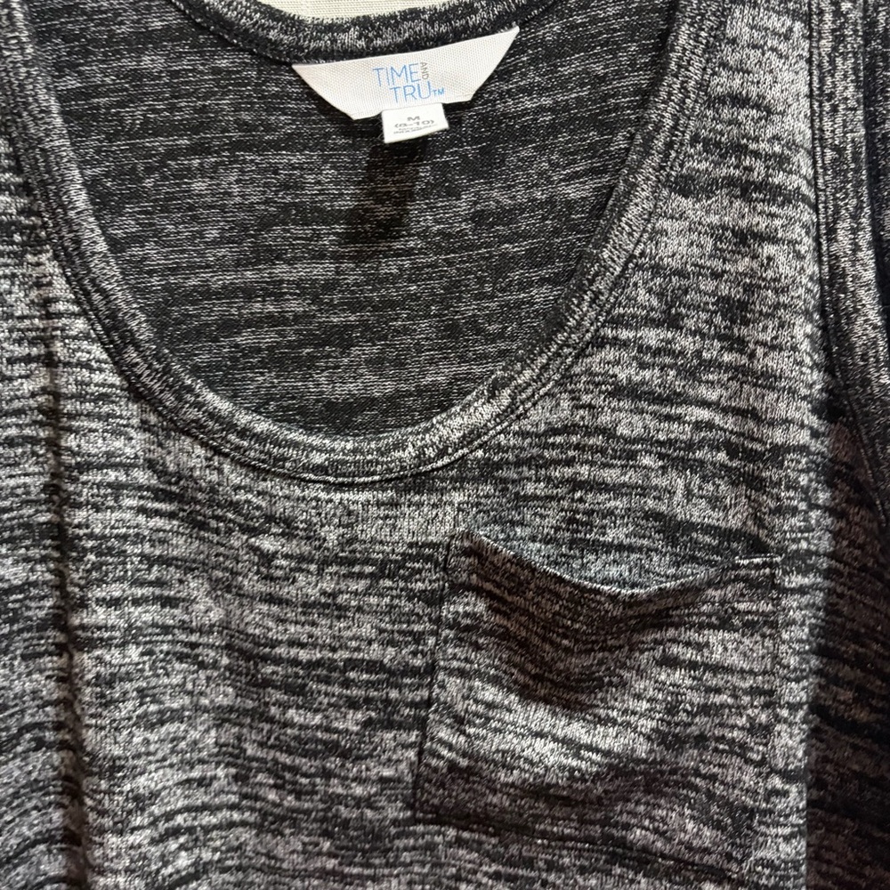 3/$15 Time & Tru rayon blend tank top M(8-10) - Picture 3 of 3
